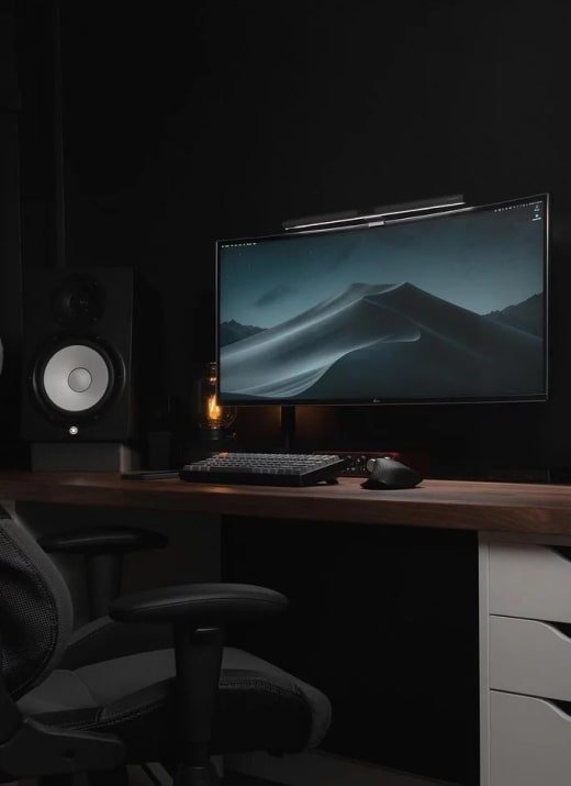 3 Minimalist Desk Setups image