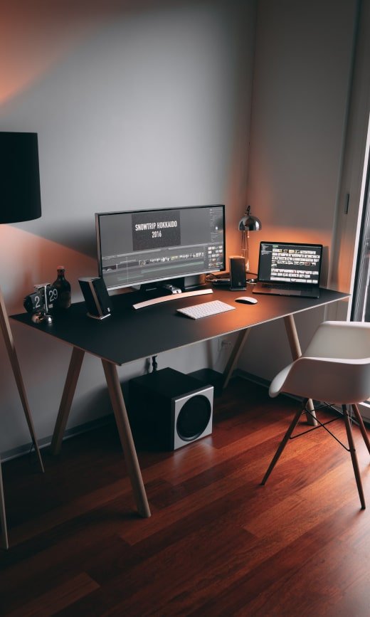 3 Minimalist Desk Setups image